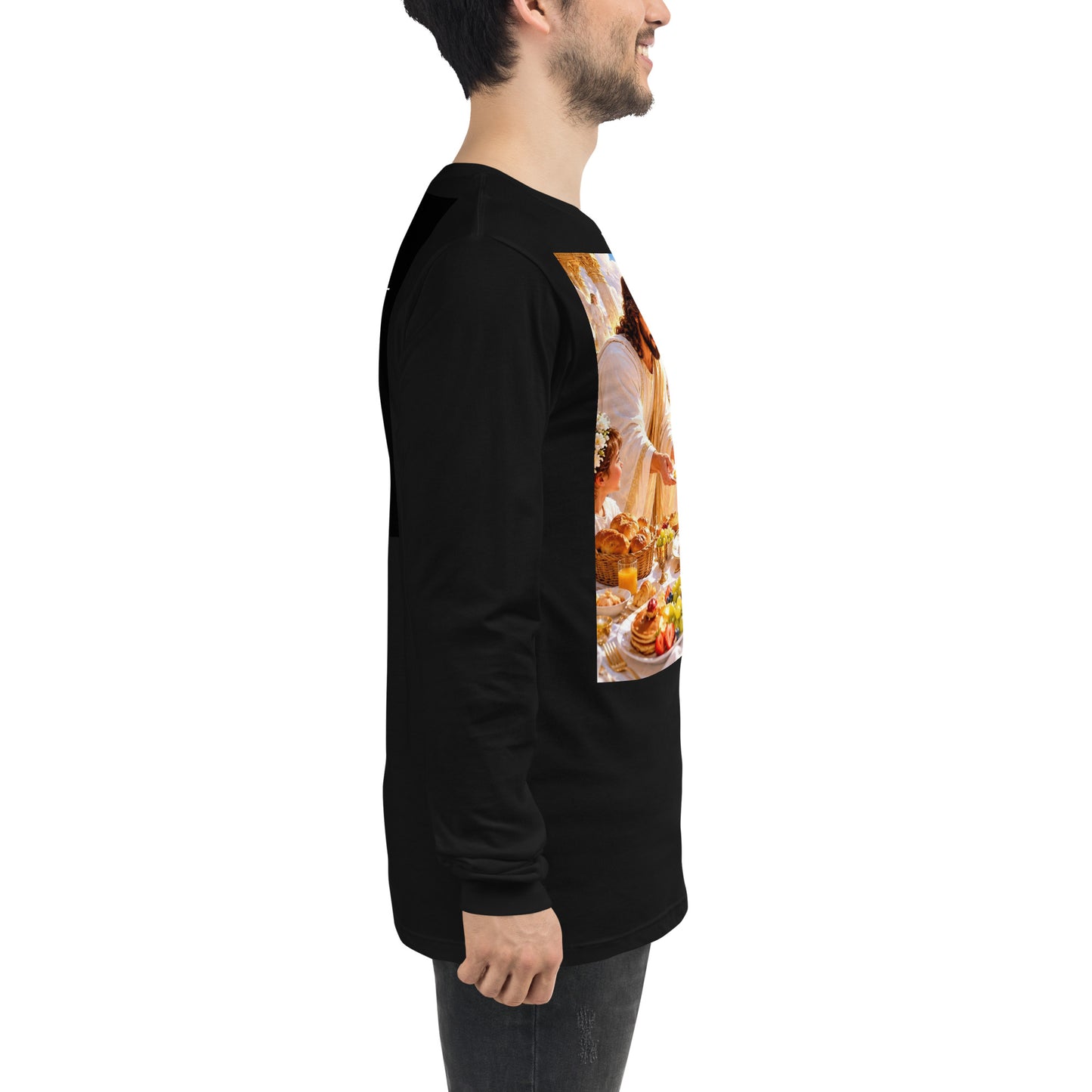 T-shirt unisex a maniche lunghe nero di CORPORATION-86, vista laterale con dettaglio del tessuto e design semplice.